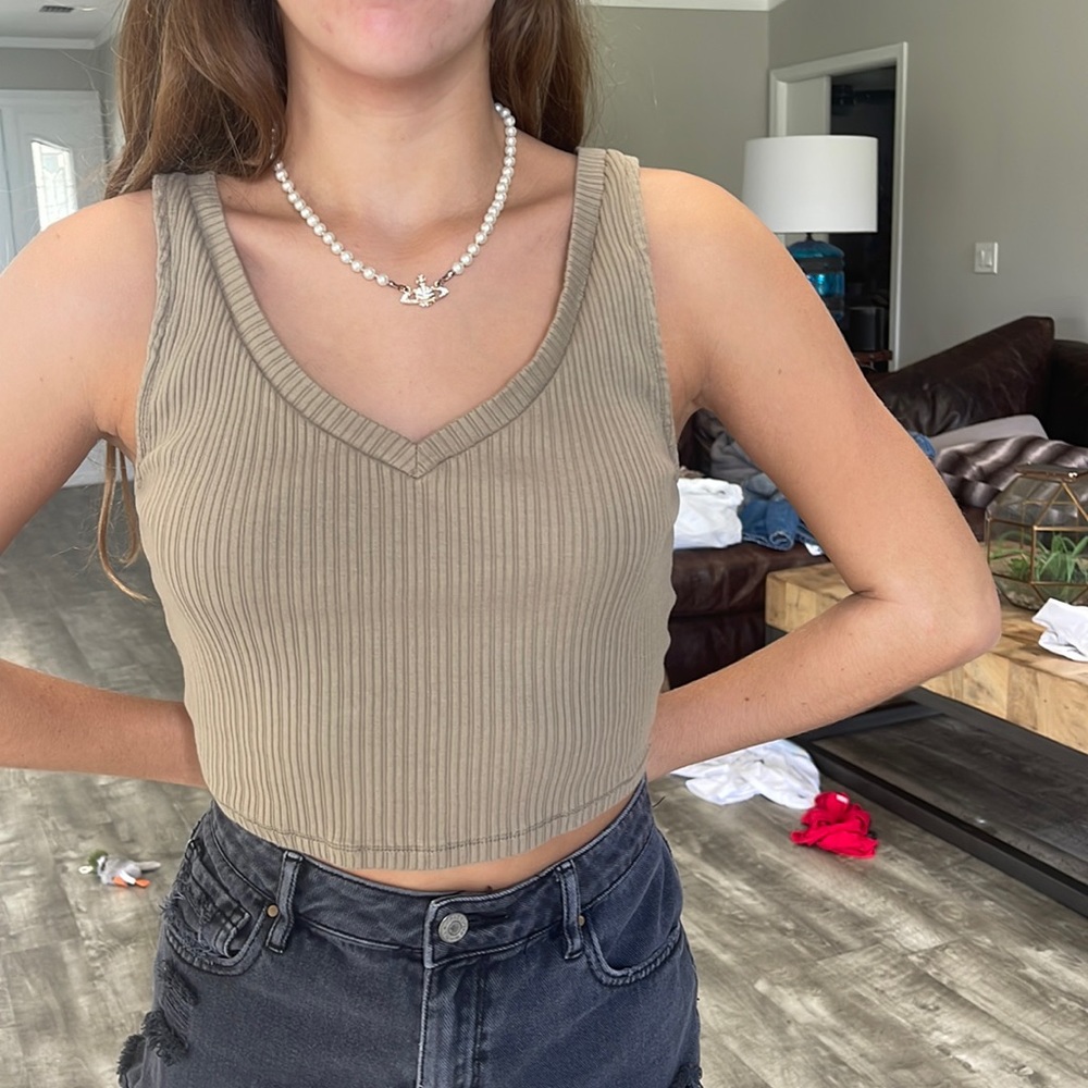 Aeropostale tank top in army green!